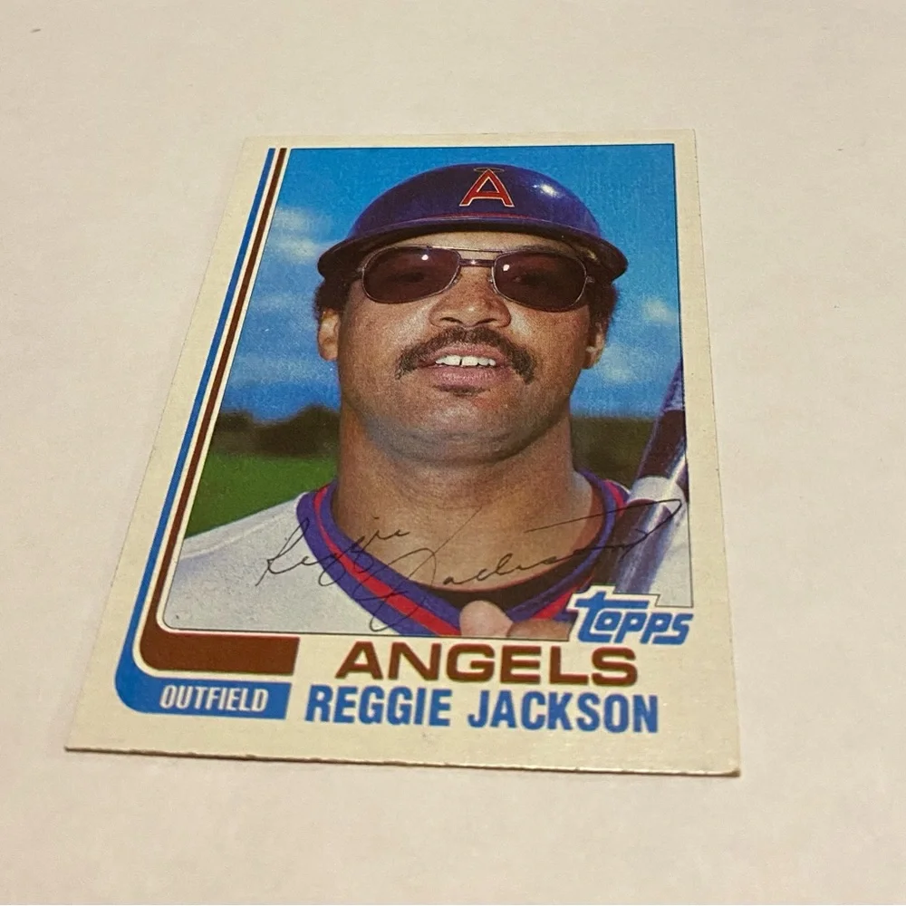 Reggie Jackson 1982 Topps Traded Set Baseball card Vintage Collectible